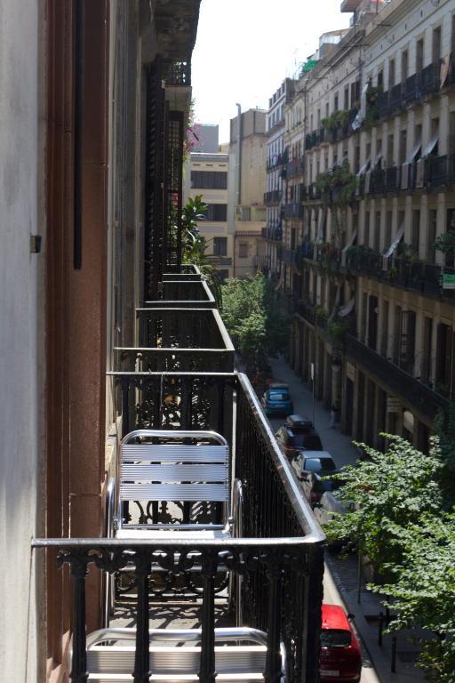 Hostal La Terrassa Barcelona Bagian luar foto