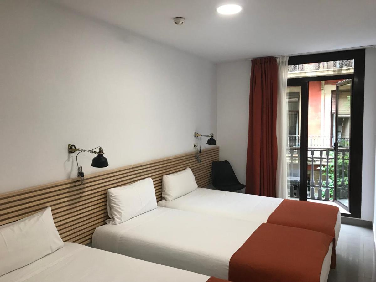 Hostal La Terrassa Barcelona Bagian luar foto