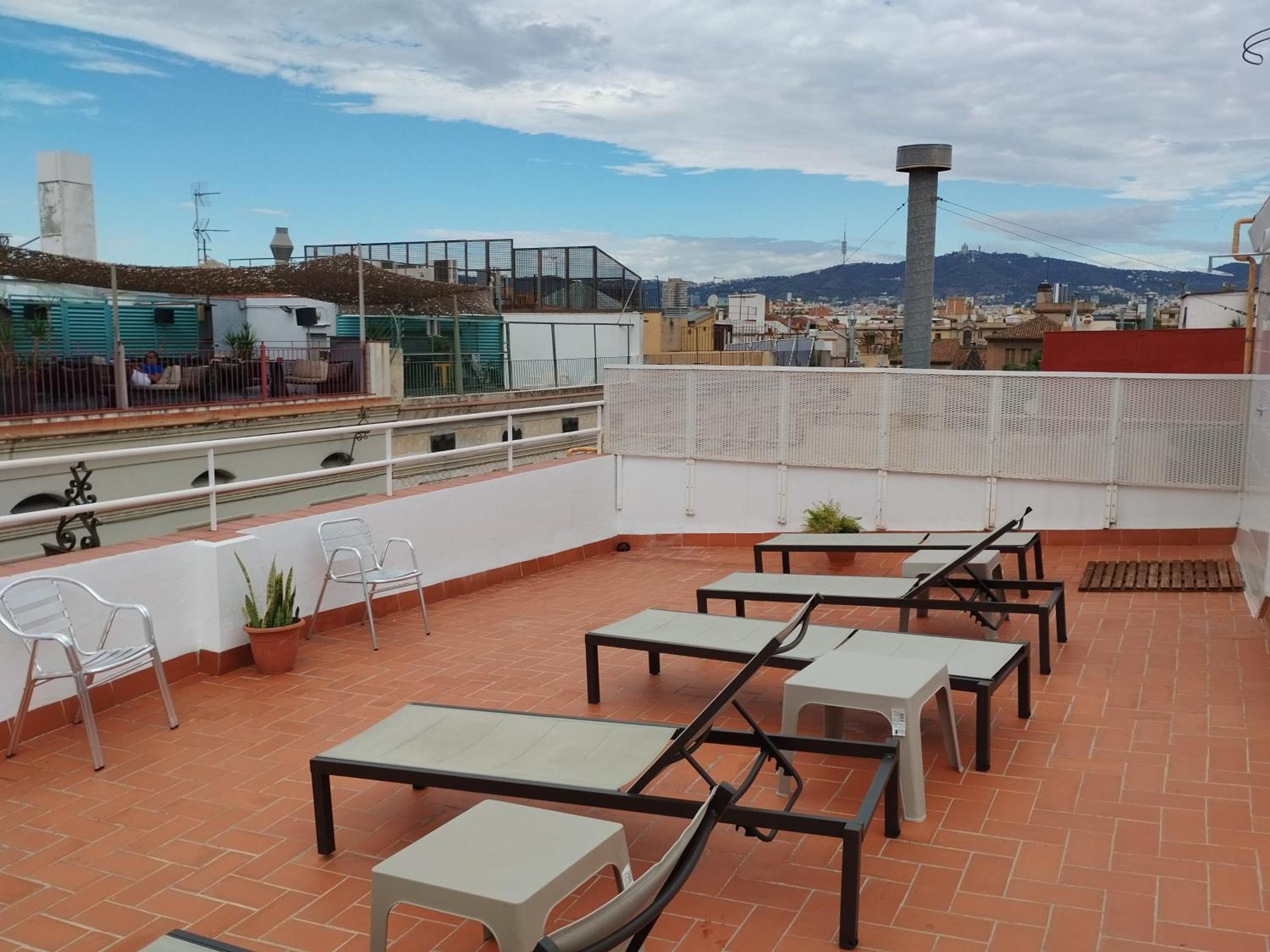 Hostal La Terrassa Barcelona Bagian luar foto