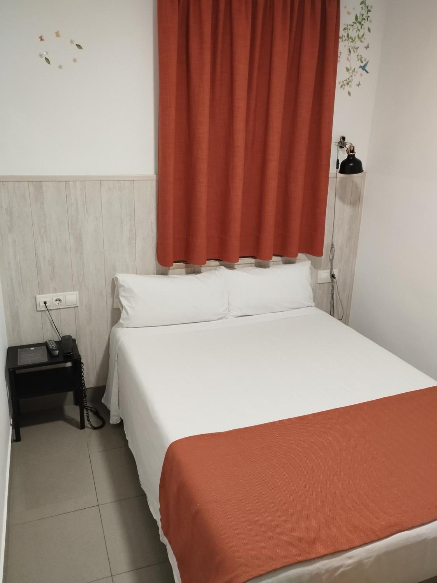 Hostal La Terrassa Barcelona Ruang foto